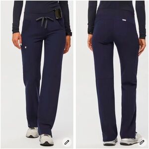 Figs Kade Cargo Scrub Pants 30.5” Color Navy Size XL EUC